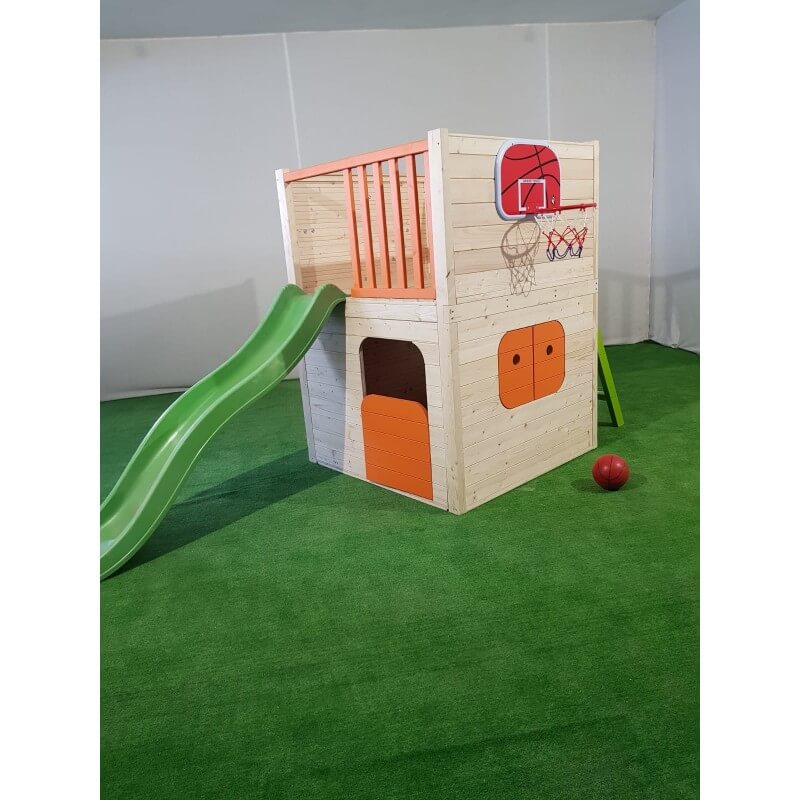 Station de jeux en bois avec toboggan, mur d'escalade et panier de