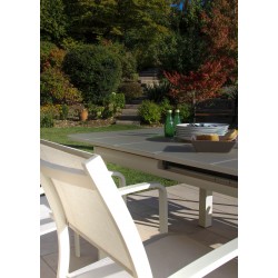 Table rectangulaire extensible 8/10 personnes. Plateau verre texturé beige anti-rayures - MILOS